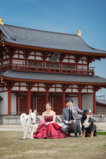 大型犬と結婚式のロケーションフォト撮影