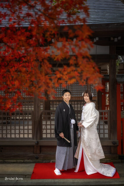 神社　白無垢　型物ポーズ写真